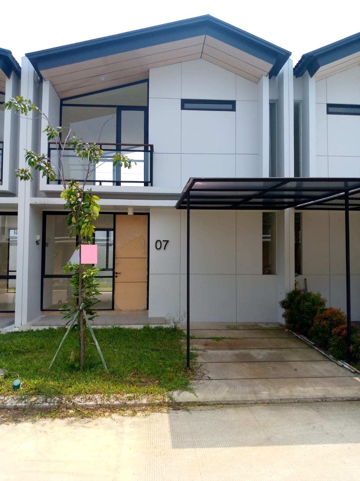 Rumah Disewakan Semi Furnished di Cluster Uptown Lippo Cikarang